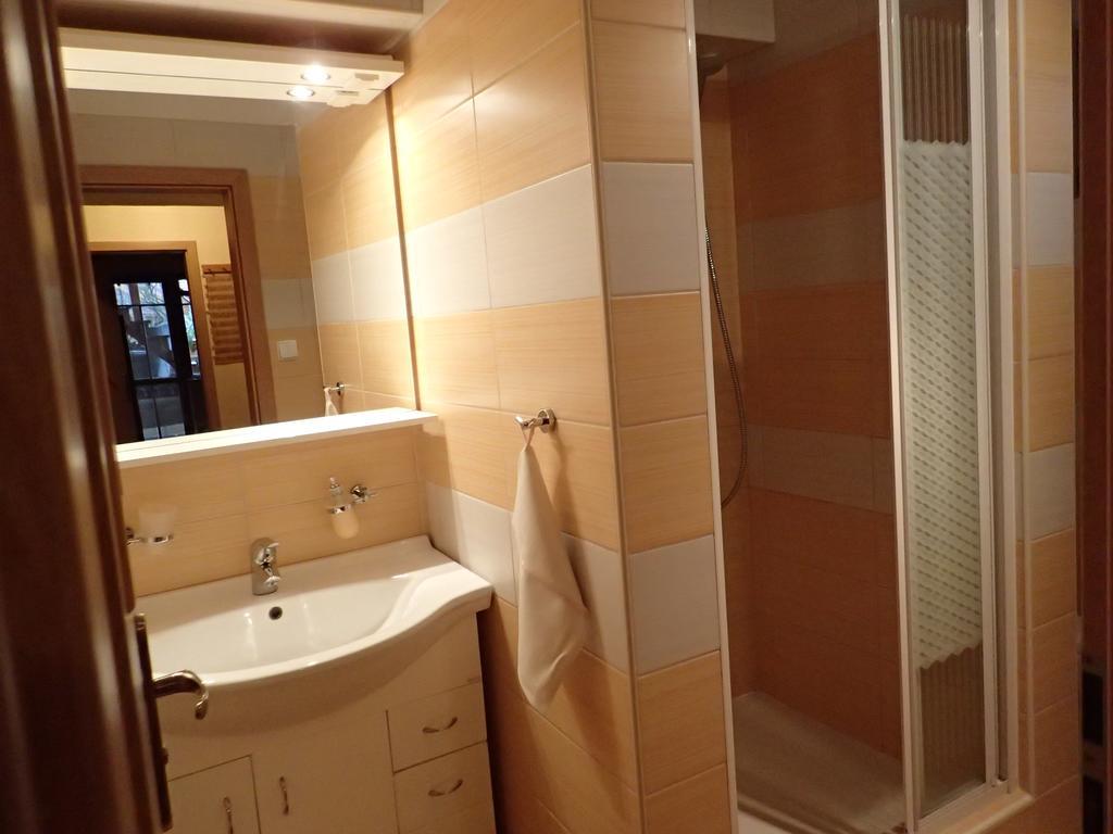 Family House - Apartmany Zuzana Stará Lesná Стая снимка